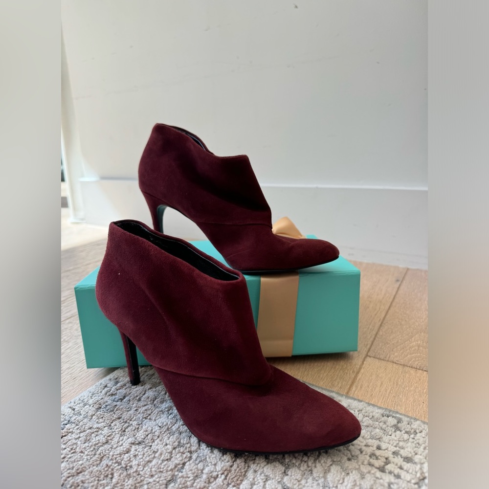 Zara burgundy velvety booties size 37